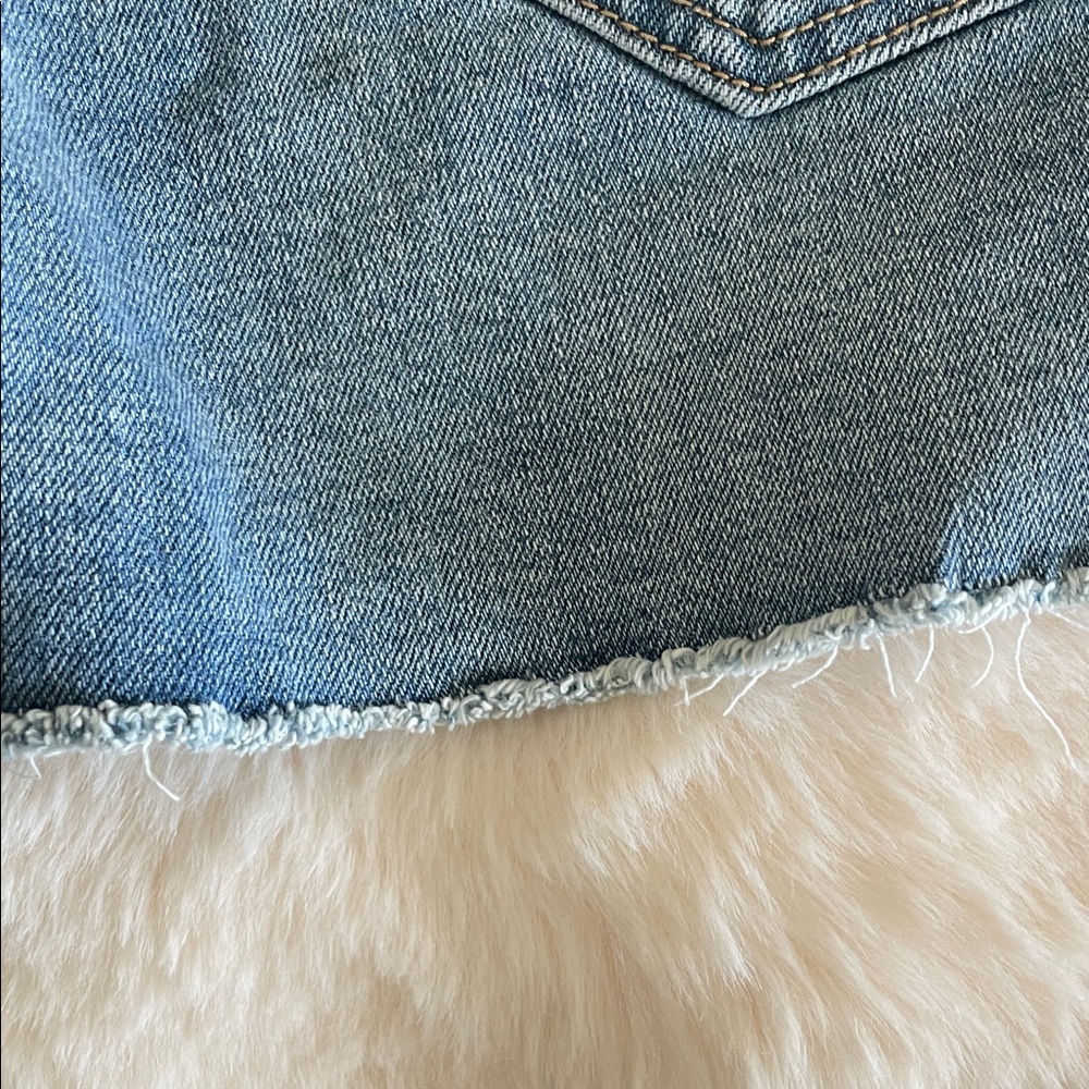 Old Navy Women's Classic Blue Jean Shorts #102 - Picture 9 of 9